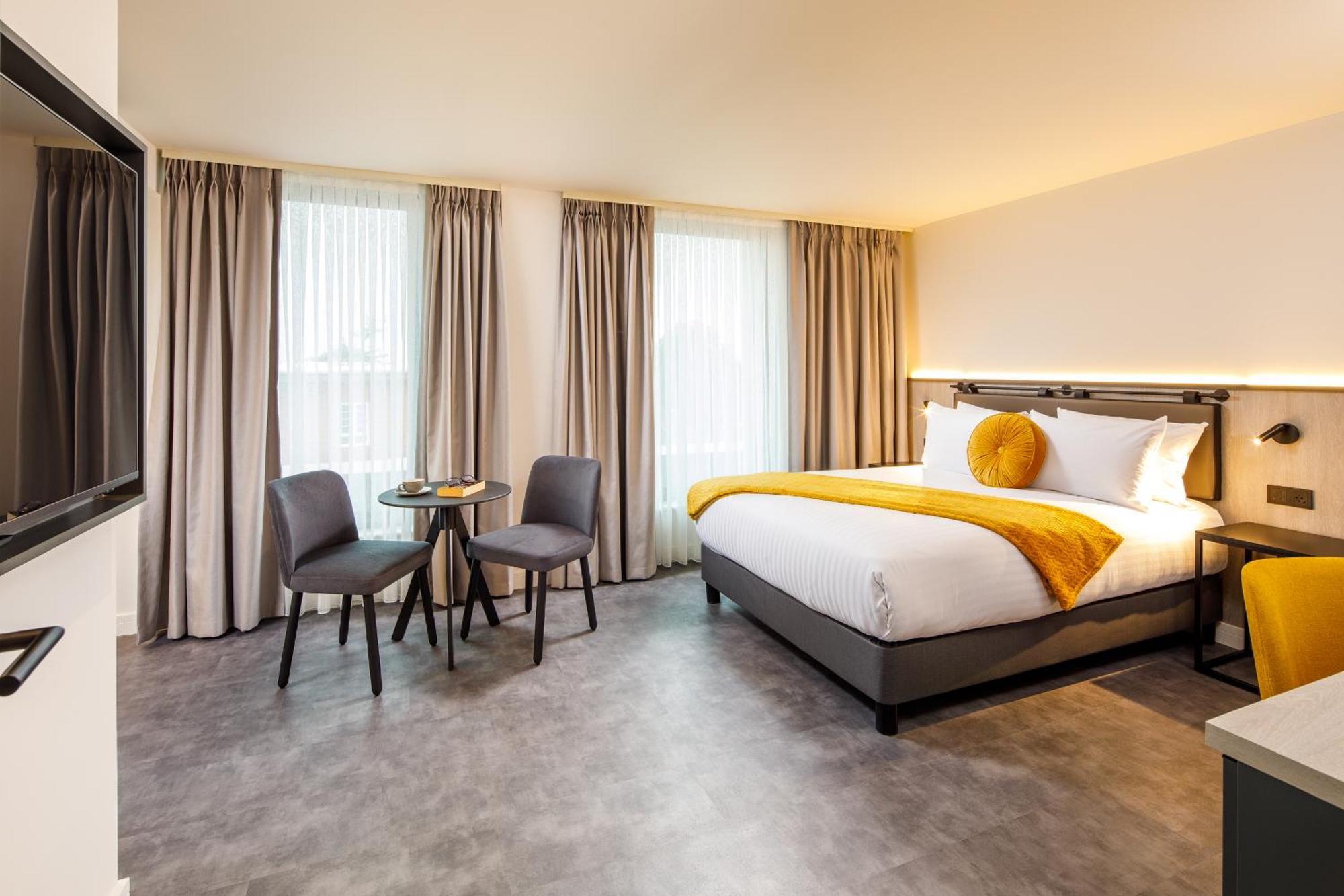 Southgate Hotel London East Barnet Экстерьер фото