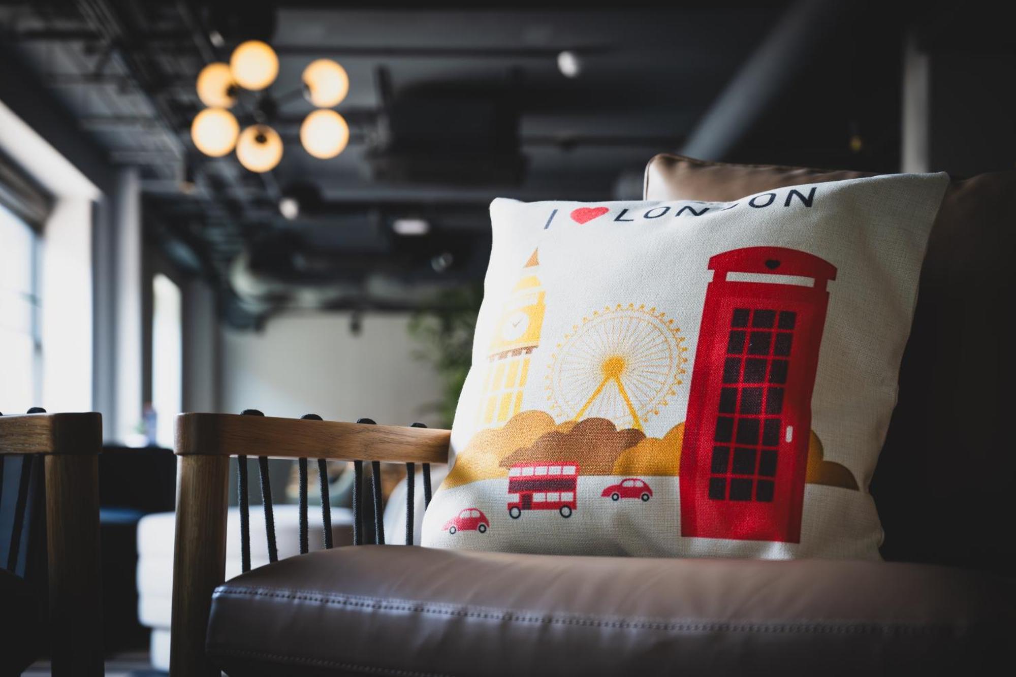 Southgate Hotel London East Barnet Экстерьер фото
