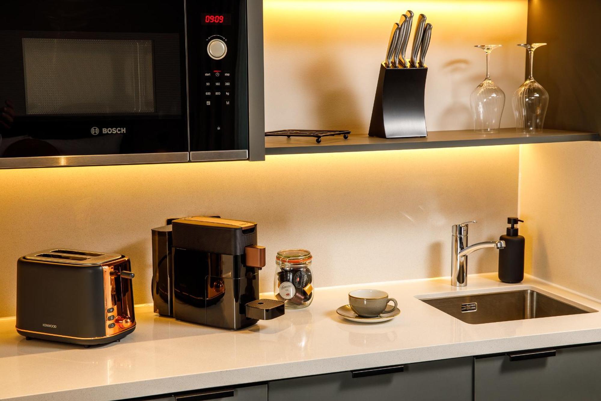Southgate Hotel London East Barnet Экстерьер фото