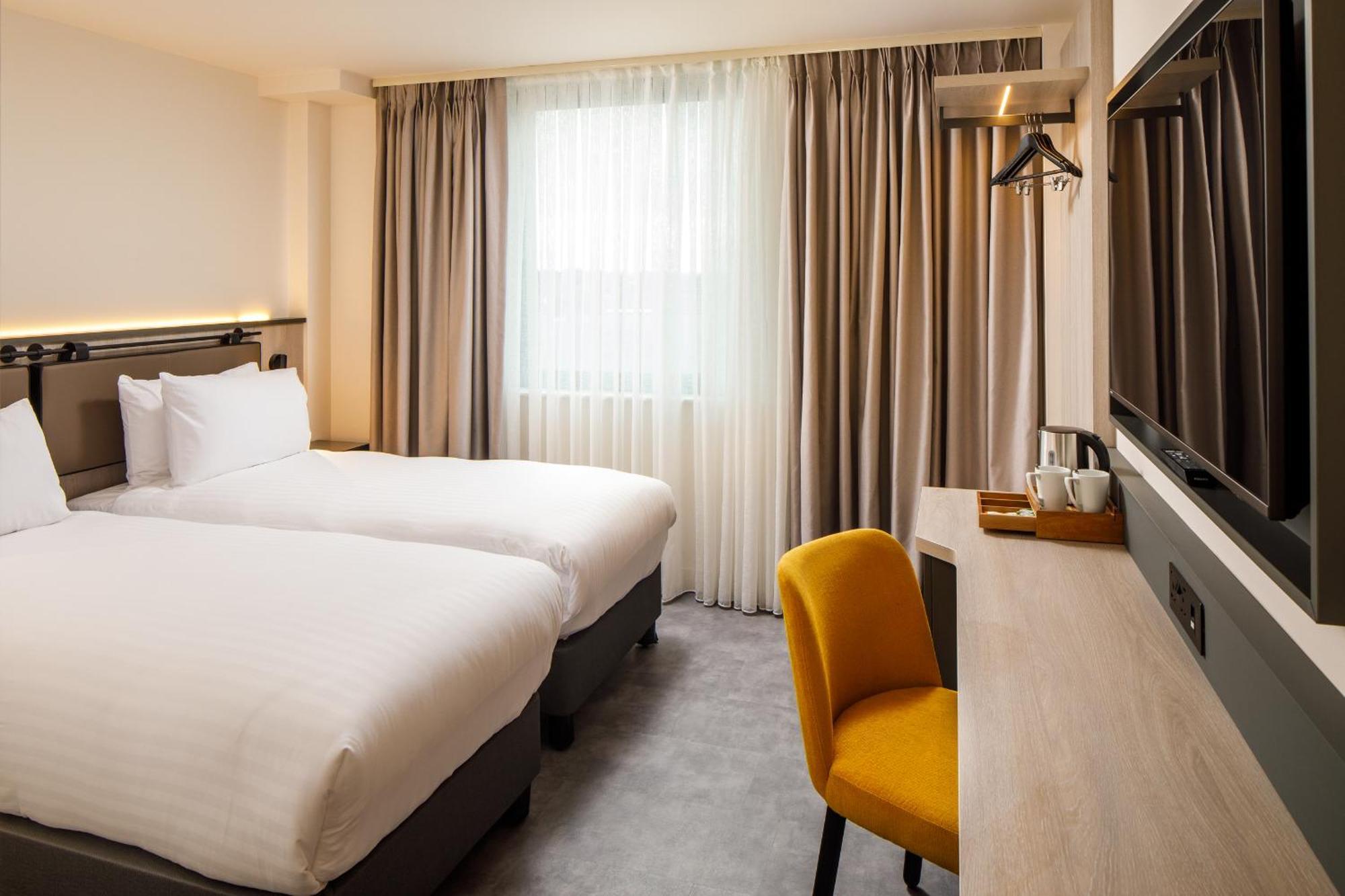 Southgate Hotel London East Barnet Экстерьер фото
