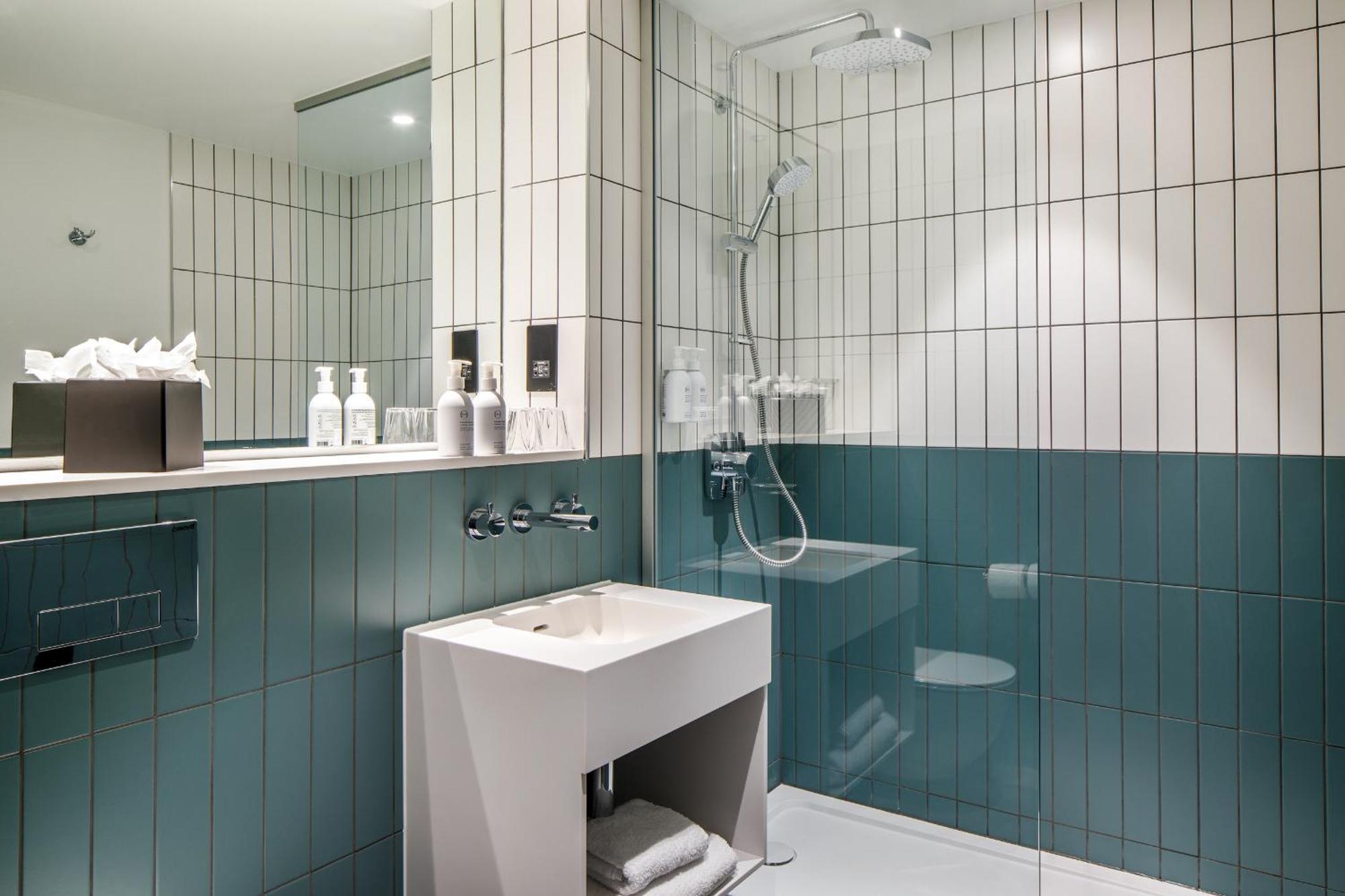 Southgate Hotel London East Barnet Экстерьер фото
