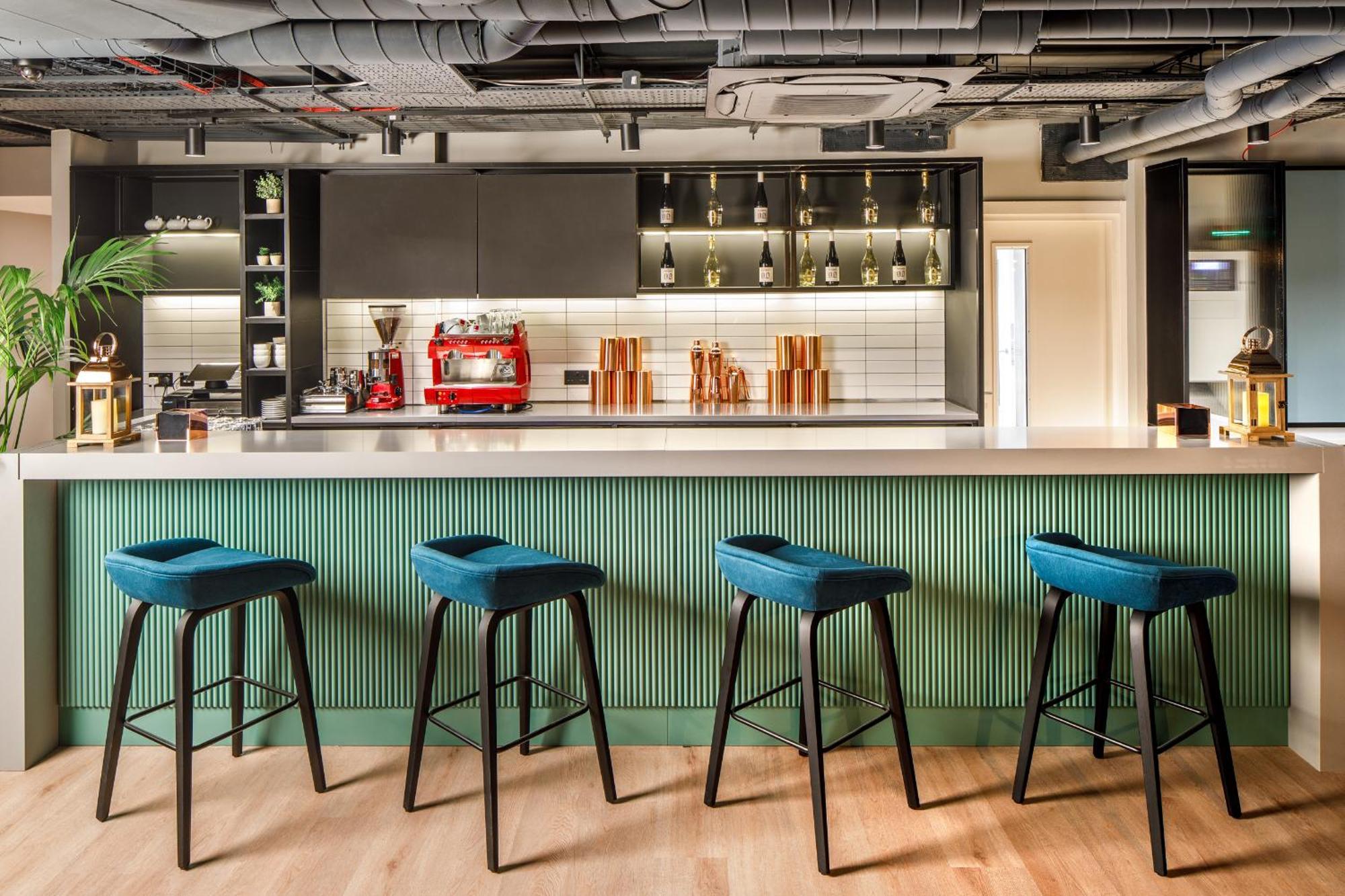 Southgate Hotel London East Barnet Экстерьер фото