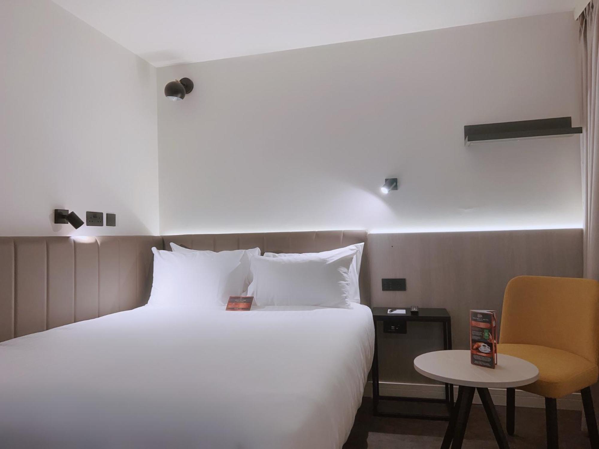 Southgate Hotel London East Barnet Экстерьер фото